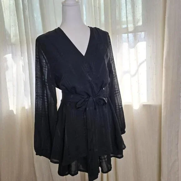 Black long sleeve Romper - Picture 2 of 13